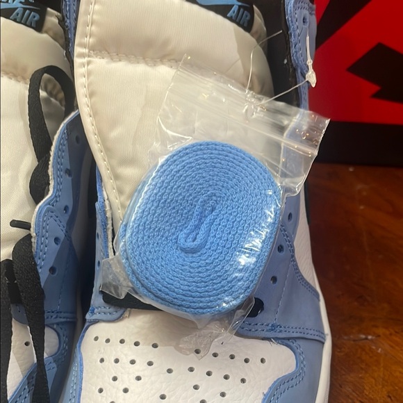Jordan 1 Retro high OG UNC - Picture 6 of 6